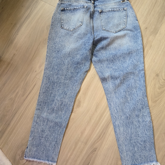 Chic Light Blue Denim Jeans - Picture 5 of 6